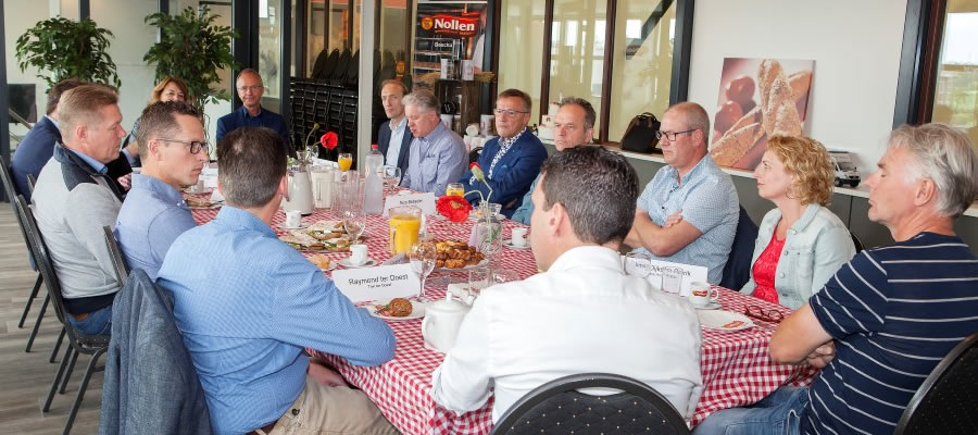Minister Henk Kamp bezoekt ondernemend Hengevelde
